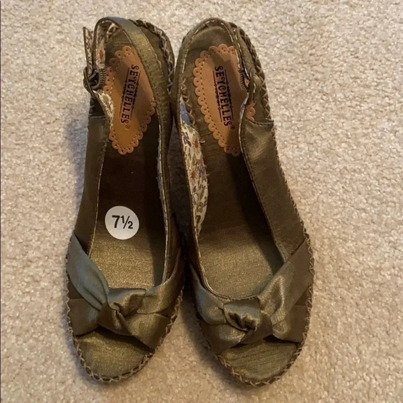 🌴Time to think about that vacation y’all!🌴 - Picture 3 of 7